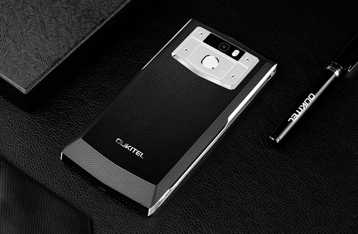 Oukitel K10000 Pro, un smartphone cu forma interesanta si baterie enorma