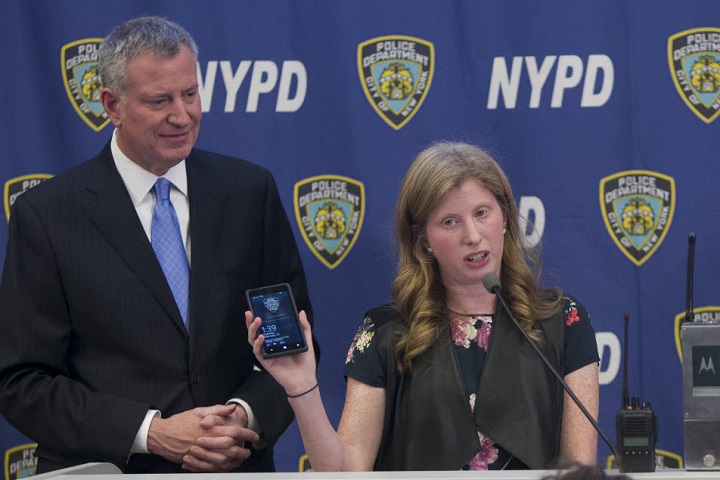 Politia din New York inlocuieste 36.000 telefoane cu Windows cu iPhone-uri