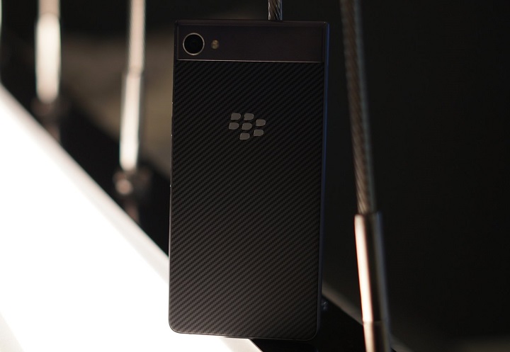 BlackBerry a lansat oficial modelul Motion, un smartphone clasic, departe de stilul BlackBerry