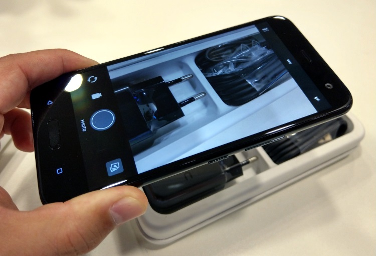 HTC U11 Life prezentat oficial, un mid-range care a imprumutat cateva trasaturi interesante de la U11