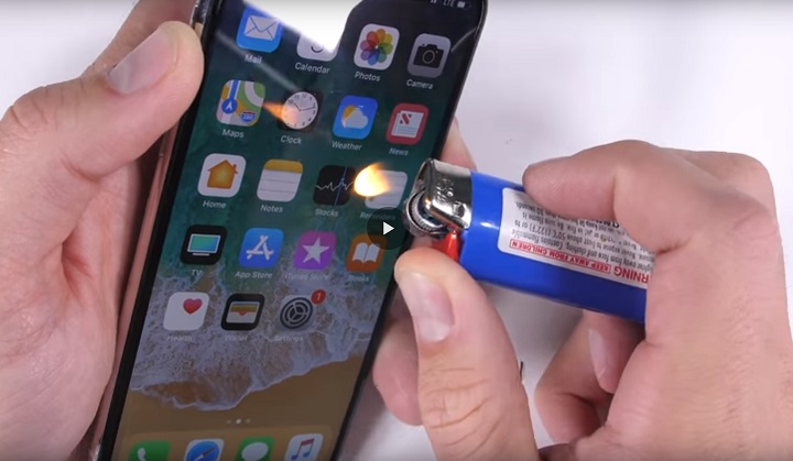 VIDEO: cum rezista iPhone X la zgariere, indoire si expunere la flacara
