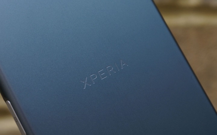 Un Sony Xperia Compact cu display modern (aspect 18:9) trece pe la FCC