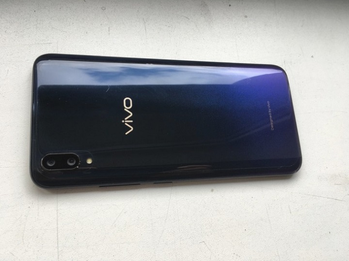 Vivo V11