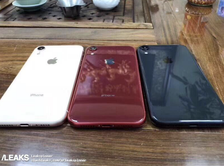 Un prototip de ‘iPhone Xc’ ne arata un sistem DUAL SIM si mai multe culori