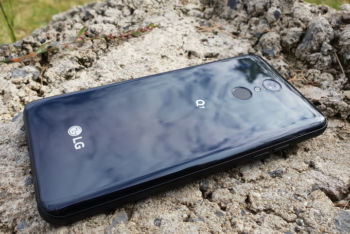 LG Q7