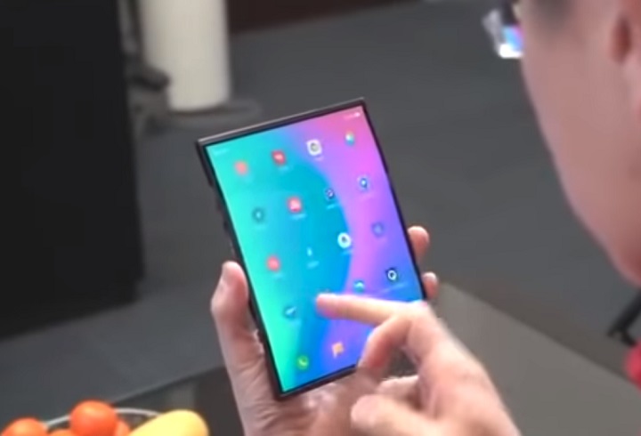 VIDEO: telefonul pliabil de la Xiaomi in actiune