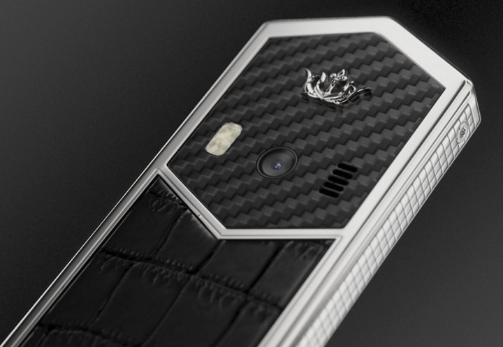 Caviar Viking Ragnar Carbon, un Nokia 6500 ce costa 2600 dolari