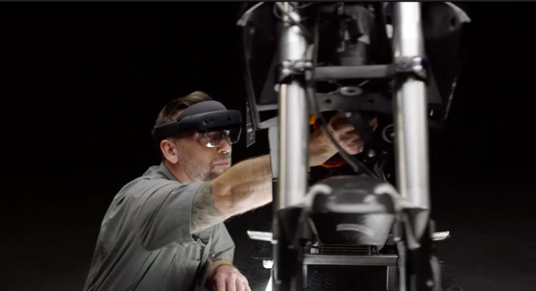 Versiunea 2 pentru casca HoloLens de realitate augumentata a fost lansata la MWC 2019