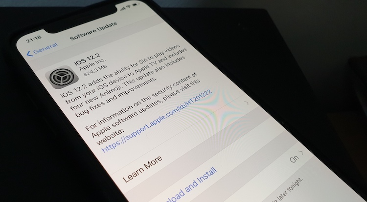 iOS 12.2 e lansat pentru a repara peste 50 de gauri de securitate!