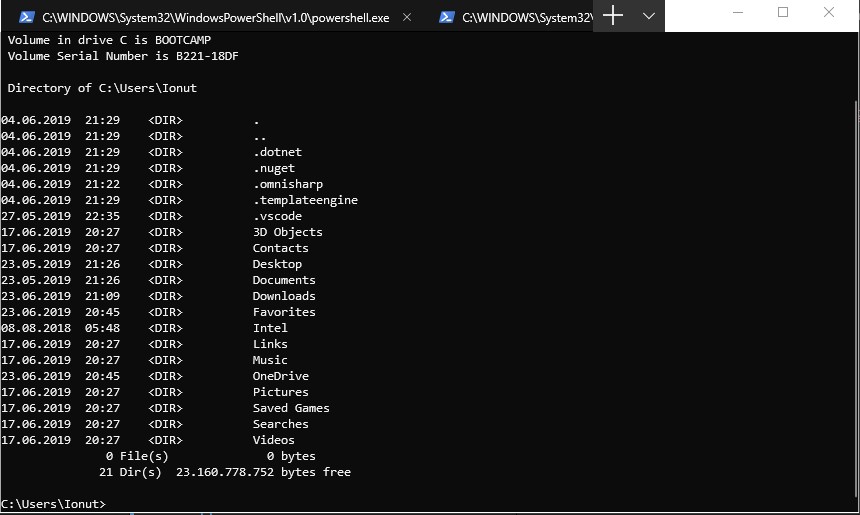 Windows Terminal prezintă în aceiași interfață sesiuni de Command Prompt și PowerShell.