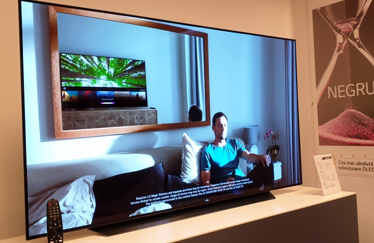 Modelul LG OLED65C9PLA din seria smart TV premium OLED 2019.