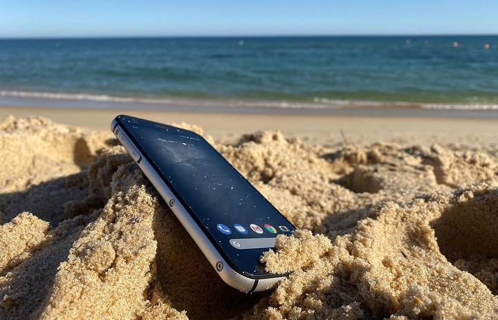 Cat S52 lansat oficial, un nou smartphone ultra rezistent la intemperii