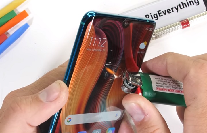 VIDEO: cum rezista Xiaomi Mi Note 10 la zgariere si indoire