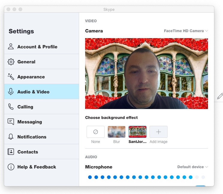 Cel mai nou update pentru Skype introduce posibilitatea de a folosi fundaluri personalizate în apelurile video.