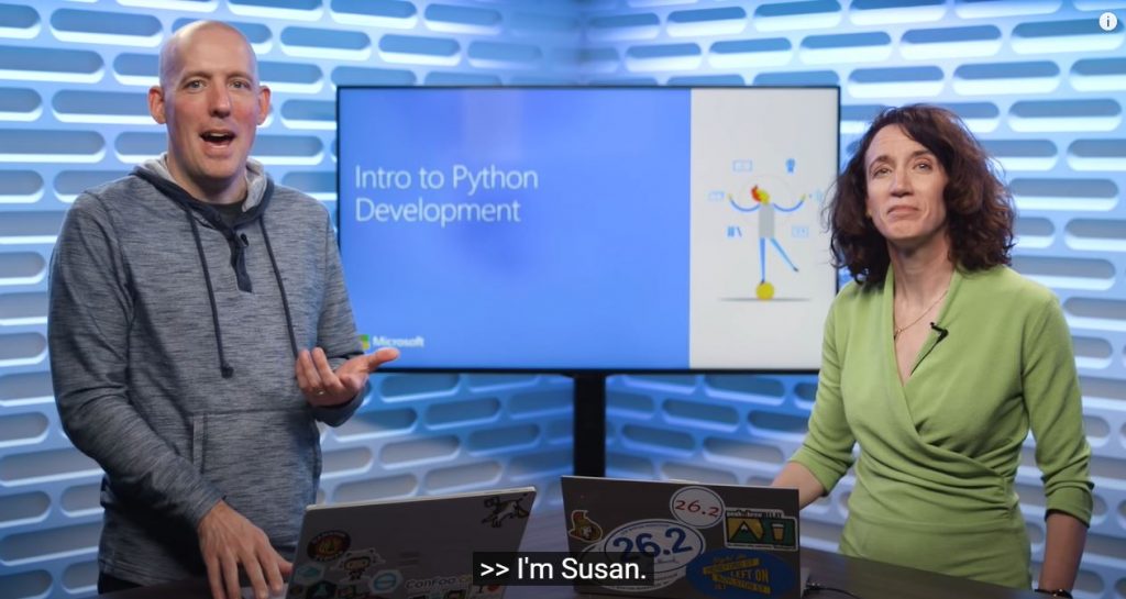 Vă recomand să parcurgeți cursurile video de introducere în programarea Python pentru data science și machine learning, oferite gratuit de către Microsoft.