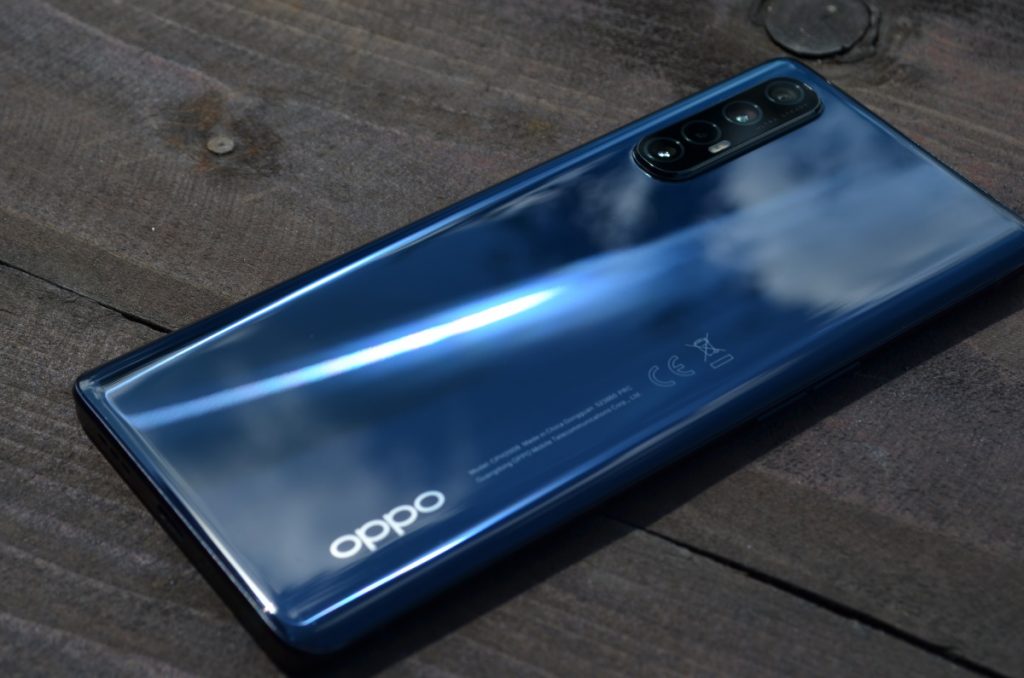 Câteva lucruri importante PRO și CONTRA pe care trebuie să le știți înainte să îl cumpărați smartphone-ul Oppo Reno3 Pro 5G.