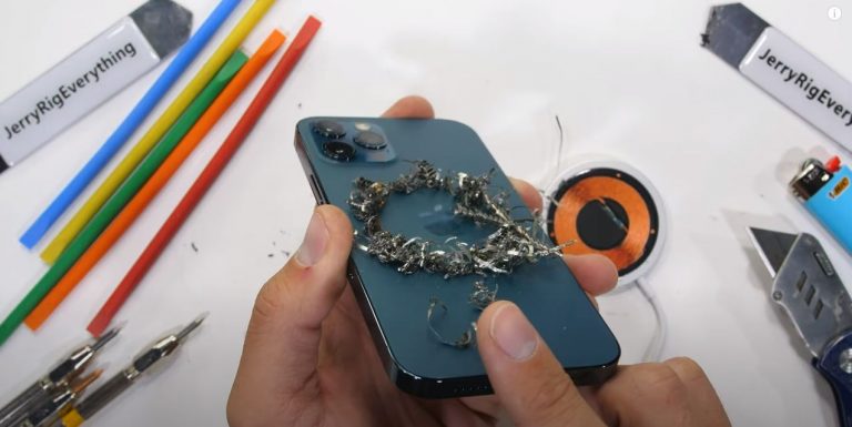 JerryRigEverything ne oferă o privire asupra modului în care iPhone 12 Pro e capabil să reziste la diferite tipuri de teste distructive. ﻿