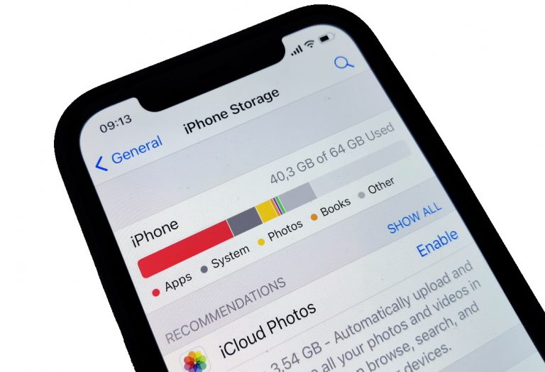 De ce ar fi bine să te gândești de câteva ori înainte de a lua un iPhone 12 de 64 GB.