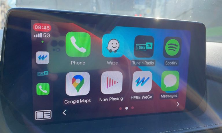 Aplicația de navigație HERE WeGo poate fi folosită cu Apple Car Play, așa că are rost să mai plătiți actualizări pentru navigația mașinii.
