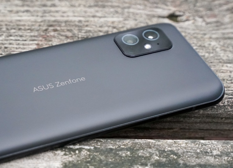 Asus Zenfone 8