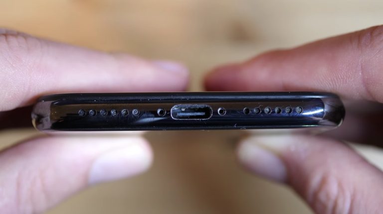 Cat costa singurul iPhone X cu USB Type-C? 100000 USD, pe eBay