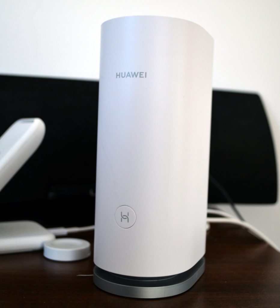 HUAWEI Mesh 3 (AX3000) este un sistem mesh WiFi 6, ușor configurabil și foarte performant.