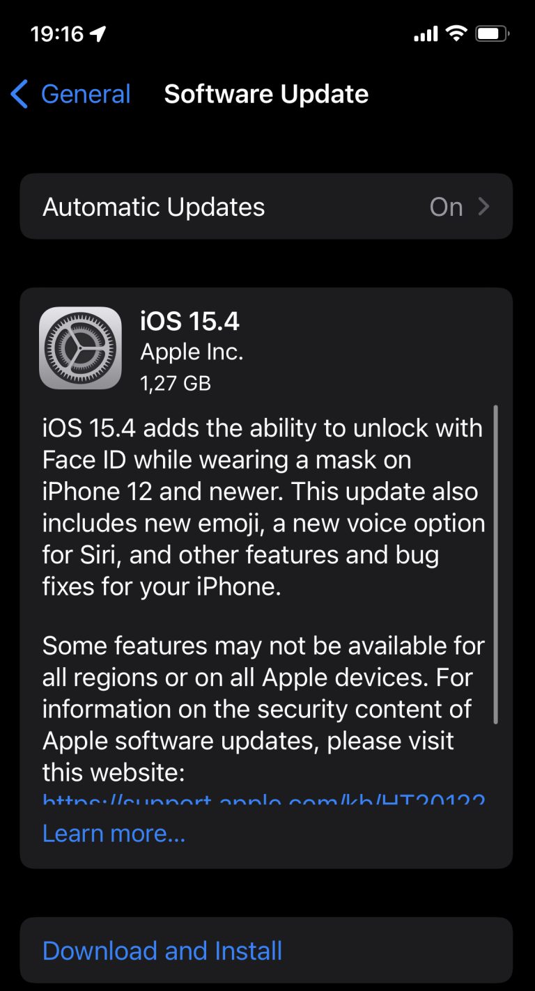 Aseară Apple a lansat noul iOS 15.4 cu suport pentru Universal Control și Face ID cu mască.