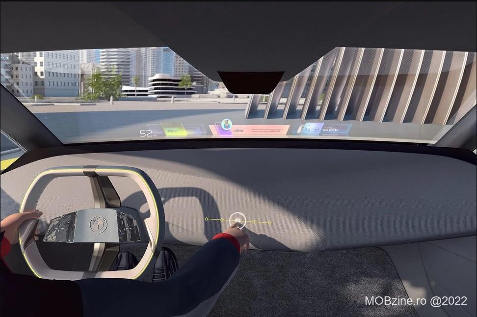 În cadrul CES 2023 BMW a prezentat noul său concept i Vision Dee pentru un heads-up display care acoperă tot parbrizul.