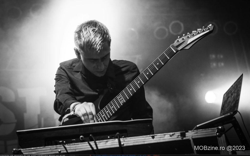 După o perioadă lungă în care lumea a vorbit numai de Open AI, a venit și Google să spună că are ceva similar, pentru generarea de muzică: MusicLM.