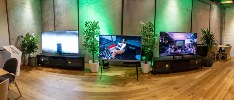 Zilele trecute Samsung a prezentat în România noua gamă de televizoare Samsung Neo QLED, OLED și Lifestyle 2023, cu conectivitate extinsă și experiență cinematografică deosebită.