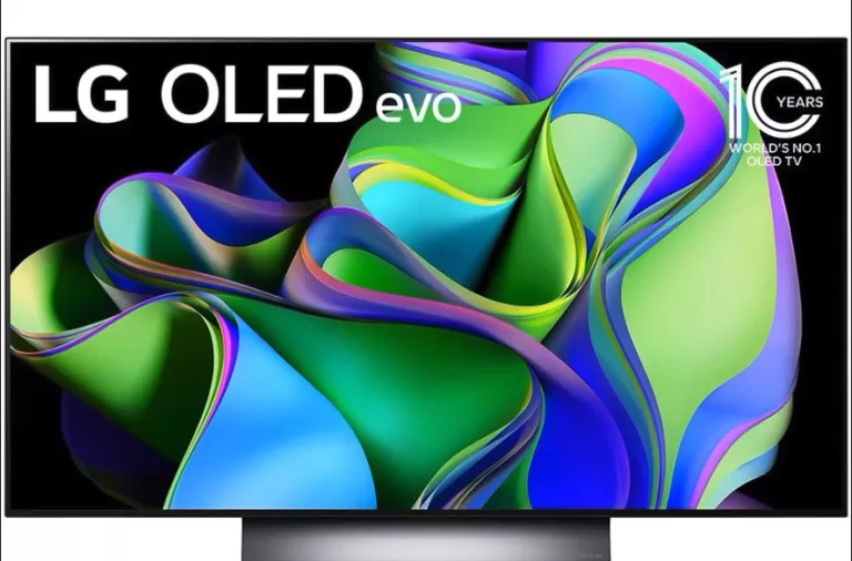 Mă tot uit după un preț bun la smart TV-urile LG OLED și am văzut că modelul OLED Evo Smart LG 48C31LA, Ultra HD 4K, HDR, 121cm are unul decent.