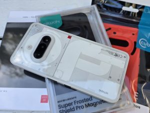 RECOMANDARE: trei huse de protecție pentru Nothing Phone (3a)