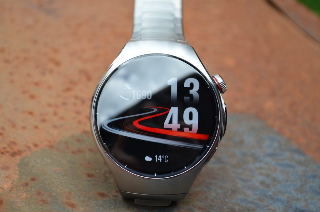 Watch 5 este cel mai nou smartwatch Huawei ce oferă un design elegant completat de un set avansat de funcții de monitorizare a sănătății și interpretare complexă a acestor date.