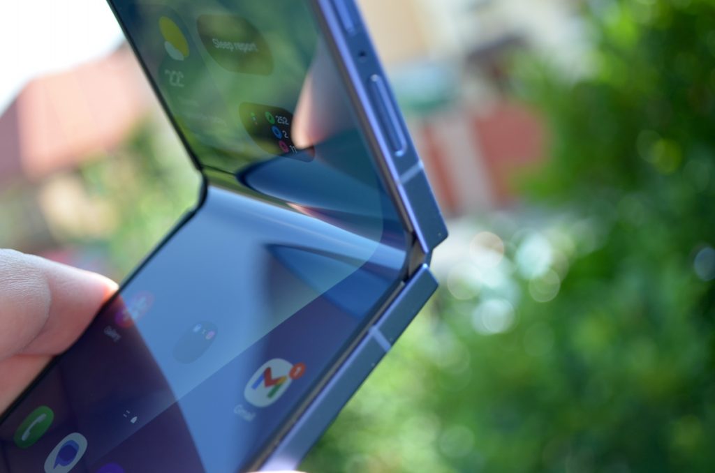 Noul pliabil Galaxy Flip 7 al Samsung te face să îți dorești să folosești zilnic un smartphone pliabil, fiind tot mai aproape de un dispozitiv ideal.