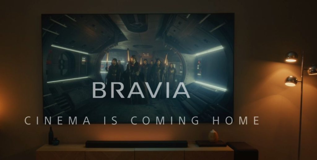 E o perioadă în care companiile mari îşi schimbă priorităţile: acum Sony dă telvizoarele către TCL.