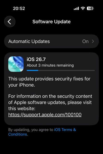 Aceasta e imaginea cu care mulți utilizatori au fost întâmpinați când au pornit instalarea iOS 27: era iOS 26.7 sau 27? Jenant!